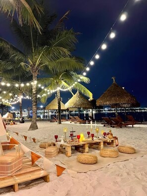 Outdoor pool - The Zenpark Tower - Vinhomes Ocean Park (Hanoi)