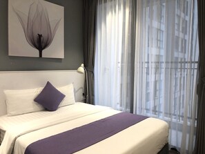 高級開放式客房, 1 張加大雙人床, 廚房, 城市景觀 | 書桌、筆電工作空間、遮光布/窗簾、隔音