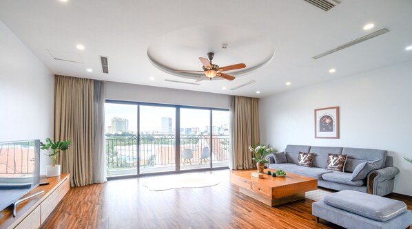 Living area - Vinhomes Metropolis by Emily in Town (Hanoi)