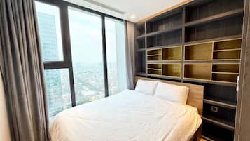 Superior Apartment, 2 Bedrooms, Kitchen, City View | Desk, laptop workspace, blackout drapes, soundproofing