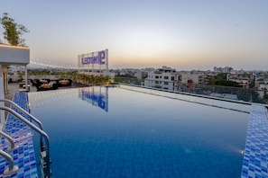 Outdoor pool -  Hotel 91 City Centre Sector 52 (Gurugram)