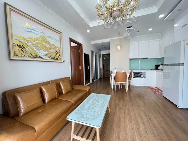 Superior Apartment, 2 Bedrooms, Kitchen, City View | Living area