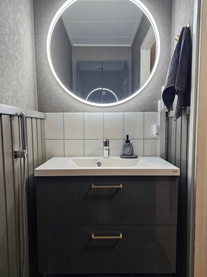 Shower, hair dryer - ✨ Priha Residence at Kirkkotie – Premium Urban Living in Ilomantsi (Joensuu)
