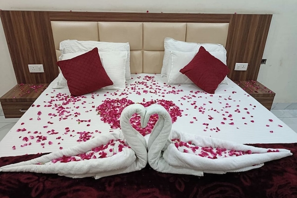 Deluxe Room | Memory foam beds, in-room safe, soundproofing