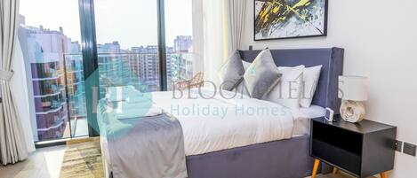 Coffres-forts dans les chambres, fer et planche à repasser