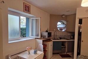 Microwave, stovetop