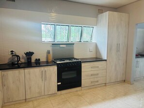 Hus, 4 soverom, røyk, terrasse | Innvendig