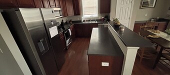 Spacious 5-bedroom house with game room, near downtown Noblesville and Ruoff