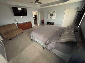 5 bedrooms, travel crib, free WiFi, bed sheets - Spacious 5-bedroom house with game room, near downtown Noblesville and Ruoff (Noblesville)