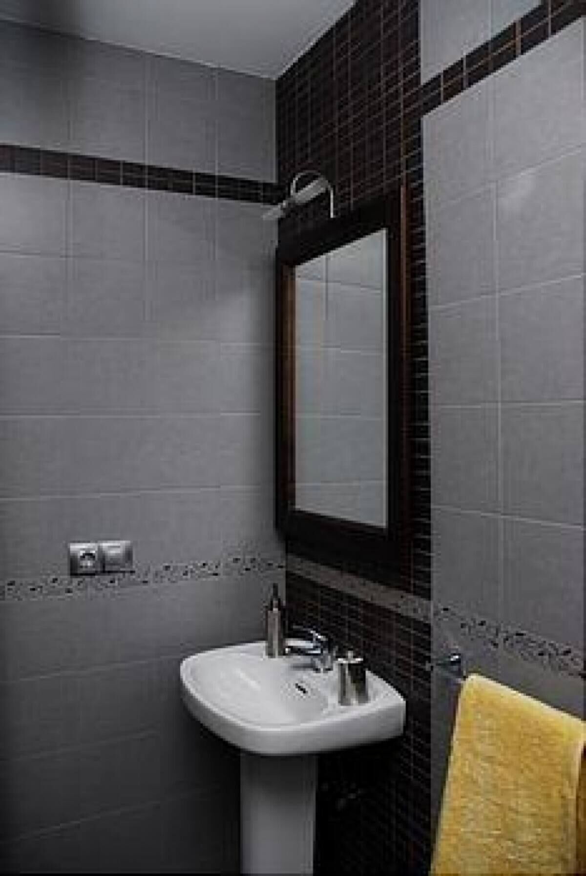 Een douche, een haardroger, handdoeken, zeep