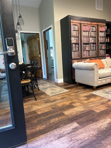 Chalet in the Majestic Redwoods 5 mins to Redwood National parks & Smith River.