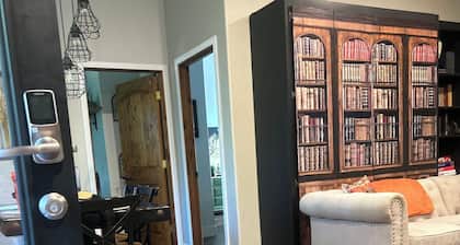 Chalet in the Majestic Redwoods 5 mins to Redwood National parks & Smith River.