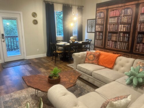 Chalet in the Majestic Redwoods 5 mins to Redwood National parks & Smith River.