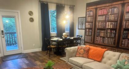 Chalet in the Majestic Redwoods 5 mins to Redwood National parks & Smith River.