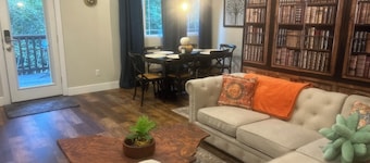 Chalet in the Majestic Redwoods 5 mins to Redwood National parks & Smith River.