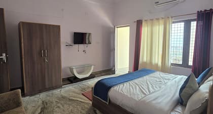 SIDDHI VINAYAK HOTEL AND BANQUET