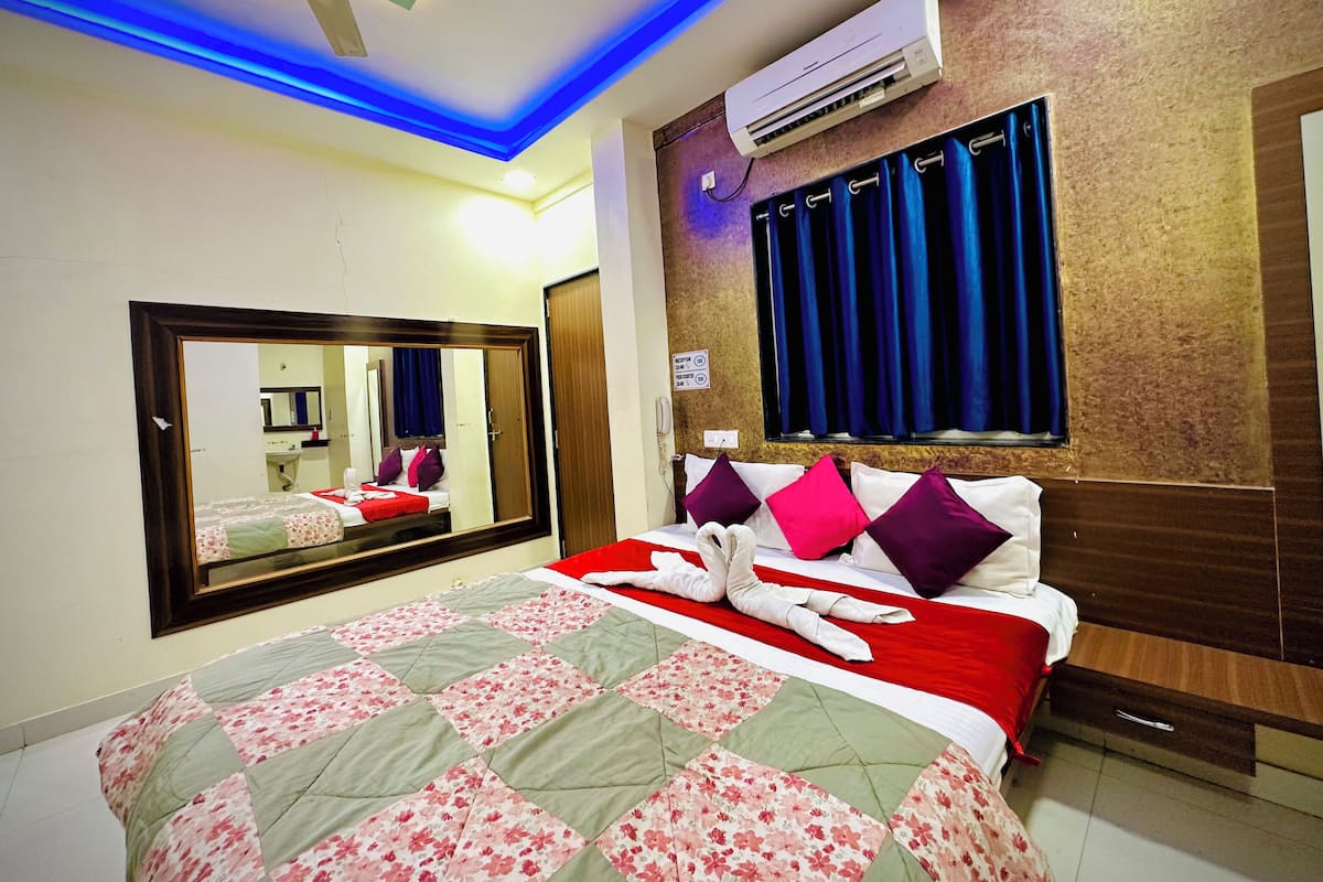 Deluxe Double Room, Balcony, Mountain View | Room amenity