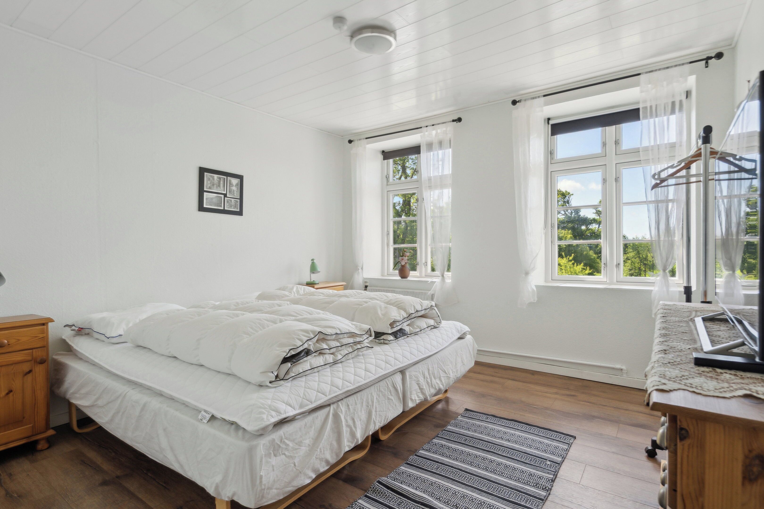 7 bedrooms, iron/ironing board, free WiFi