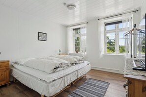 7 chambres, fer et planche à repasser, Wi-Fi gratuit