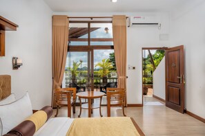 华丽双人房, 山景 | 客房内保险箱、办公桌、熨斗/熨板、免费 WiFi