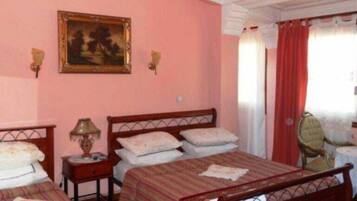 Deluxe Suite, Beach View | Free WiFi