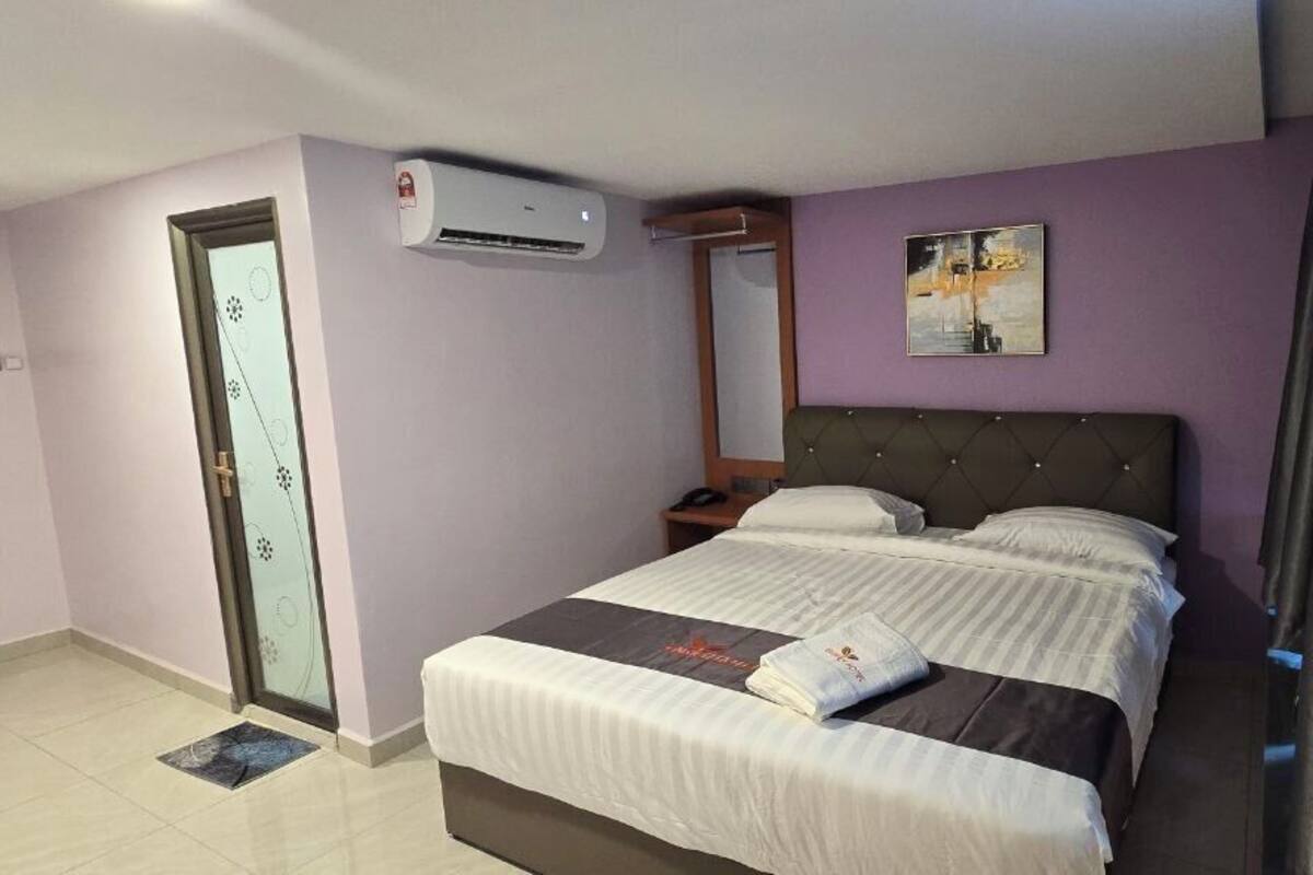 Superior Double Room | Iron/ironing board, free WiFi, bed sheets