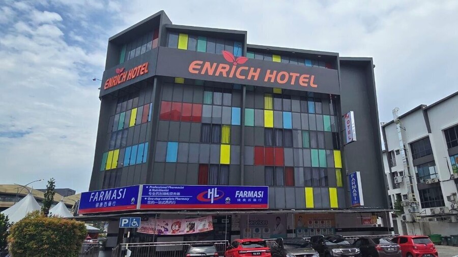 Enrich Hotel Semenyih by uBook