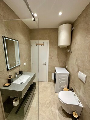 Shower, hair dryer, towels, soap - 2BR Riverside Apartment in Center by siaapartments (Tirane)