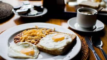 Free daily continental breakfast