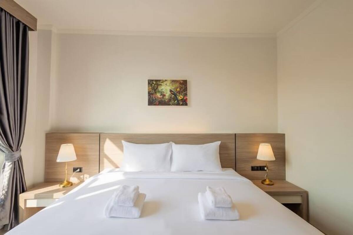 Free WiFi, bed sheets