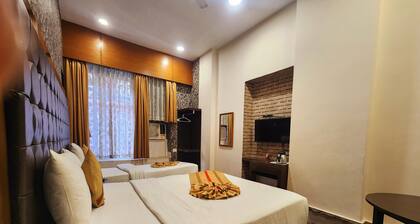 HOTEL RAUNAK