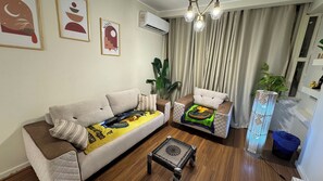 1 bedroom, blackout curtains, free WiFi, bed sheets