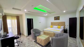 Suite, Non Smoking | Desk, laptop workspace, soundproofing, free WiFi
