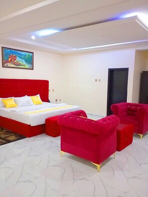 Suíte executiva | Escrivaninha, espaço de trabalho para notebook, quartos à prova de som