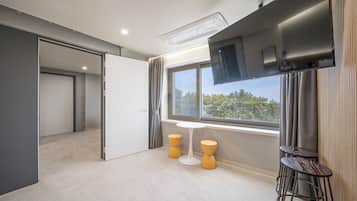 Family Suite | Decoración personalizada, muebles diferentes y wifi gratis