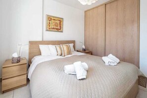 2 chambres, fer et planche à repasser, Wi-Fi, literie fournie