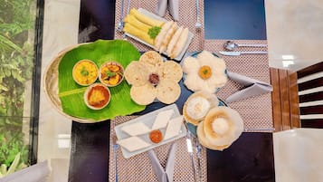 Tägliches kontinentales Frühstück (8 USD pro Person)