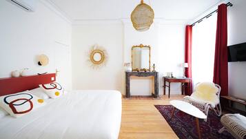 Comfort tweepersoonskamer, uitzicht op de stad | Geluiddichte muren, gratis wifi