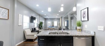 Eclectic & Spacious 6BR w/ Pool Table & Foosball