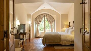 In-room safe, iron/ironing board, free WiFi