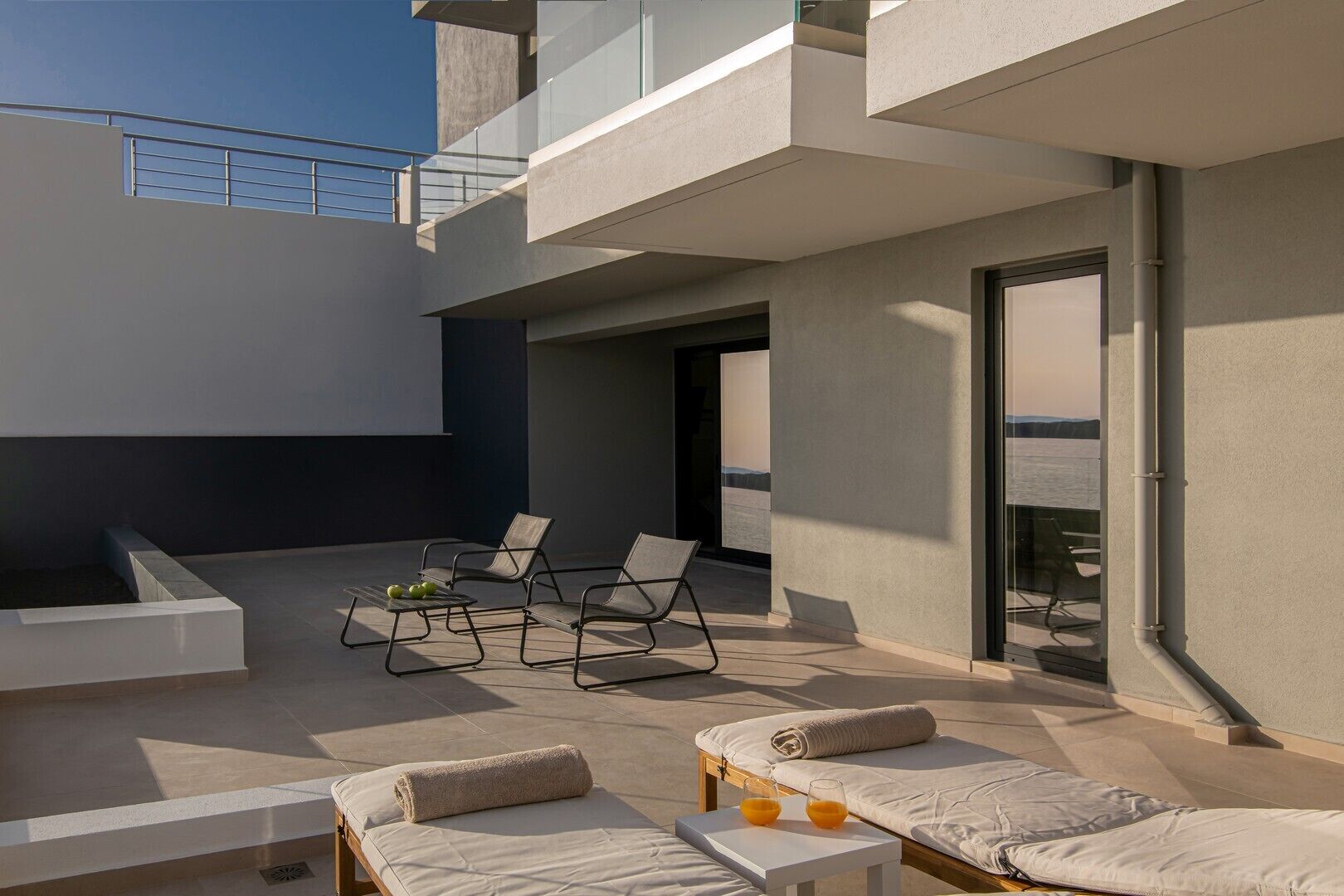 Luxury-Apartment, Balkon, Meerblick | Terrasse/Patio