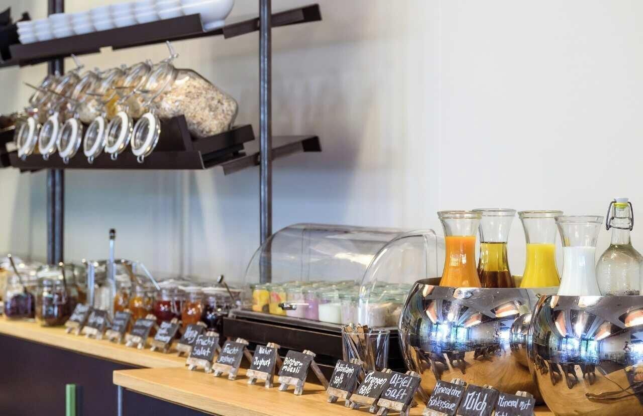 Daily buffet breakfast (CHF 28 per person)