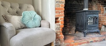 Gorgeous Cottage in Skirmett with Parking. Pet Friendly!