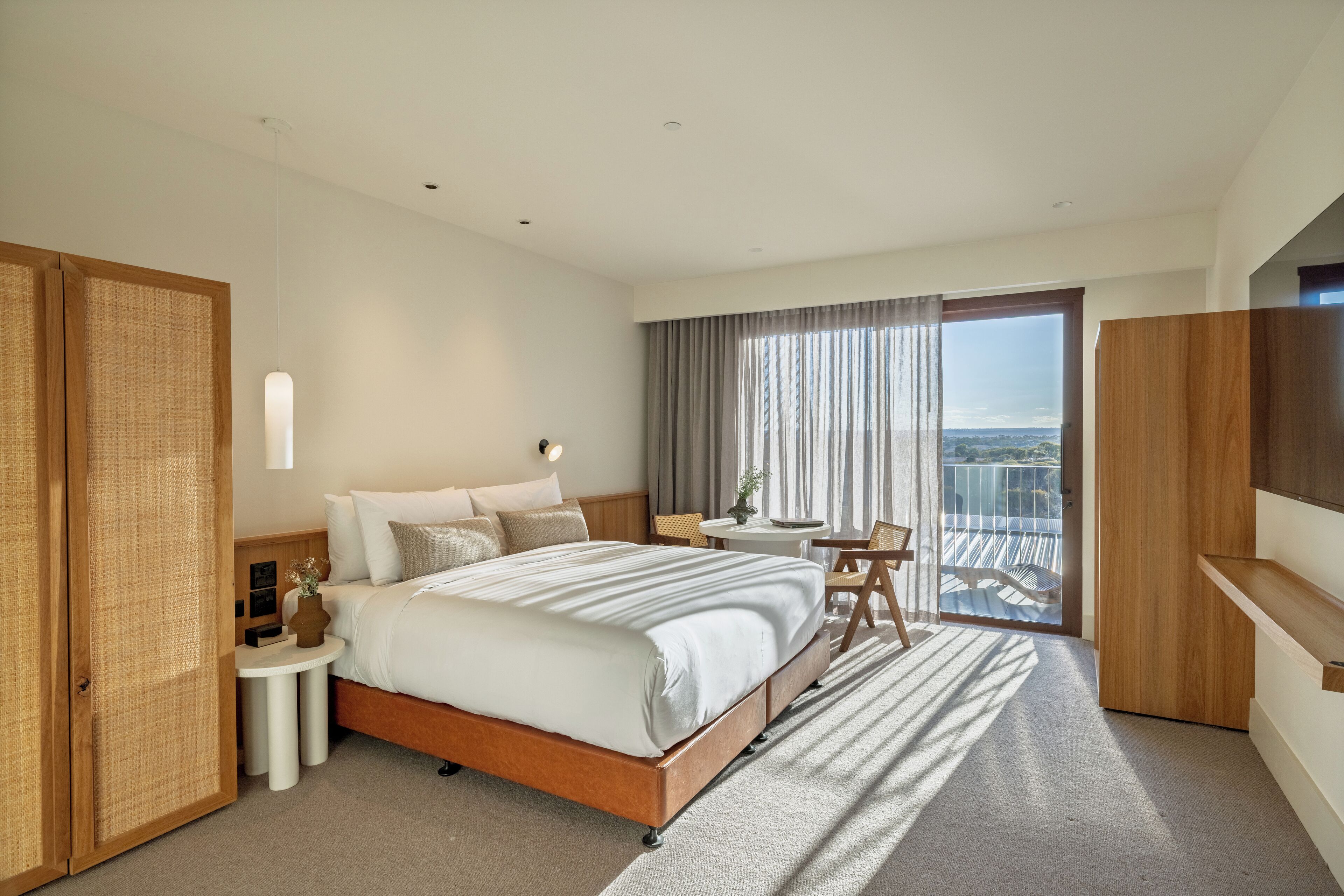 Rideaux occultants, fer et planche à repasser, Wi-Fi gratuit