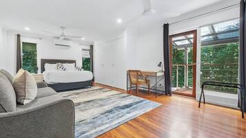 5 bedrooms, iron/ironing board, free WiFi, bed sheets