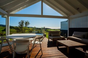 Outdoor dining - Luxury Coastal Vineyard Escape | The Canopy | Crooked River Estate (Gerringong)