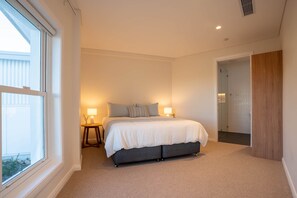2 bedrooms, WiFi - Luxury Coastal Vineyard Escape | Flame Vista | Crooked River Estate (Gerringong)