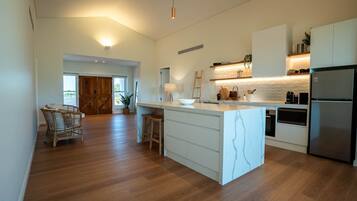 Réfrigérateur, plaque de cuisson