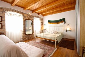 3 habitaciones, acceso a internet y ropa de cama 