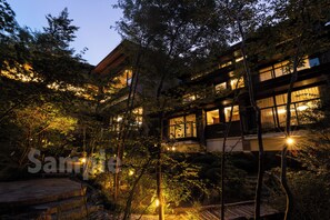 Courtyard - Caesar Gora Club Hakone (Hakone)